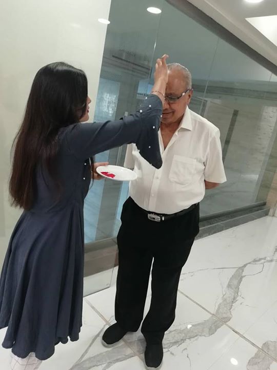 Welcoming Indian Way...
All Patients are checking in from diffrent parts of the world for their Physiotherapy, Fitness & Rehab @ Mission Health Rehab Suites, Ahmedabad.
#MissionHealth 
#superspecialityphysio #rehab #fitness
#rehabsuites #orthorehab #neurorehab #geriatricrehab #balanceclinic #antiaging #activeaging #regeneration #healing
#vascularphysicaltherapy 
#landmarkprojectofindia #mostadvancedtechnologies
#movementislife
Atithi Devo Bhavah...
Shree Ganeshay Namah...
Helpline: +916356263562
www.missionhealth.co.in