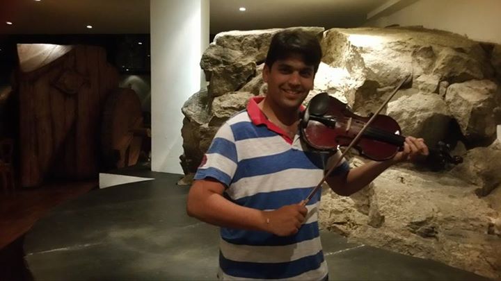 Finally tried some hands on Guitar and Violine # Made this Srilankan singers play all Hindi songs # Tuje dekha to ye jaana Sanam...