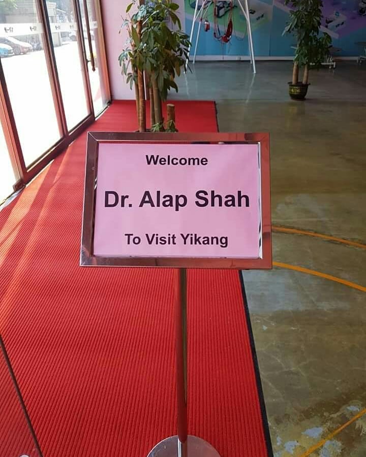 Xie Xie China for a warm welcome and hospitality... Had a wonderful discussion on “Advances in Neuro Rehab Technologies” with Physical Therapists of Macau & Lady Jean Xing. 
Time for New Beginning & Association!

#Newbeginning #Happyfaces #Newassociation #Neurorehabtechnologies #MissionHealth #SpecializedPhysio #Trendsetter  #NeuroPlasticity #AbilityClinic #RehabSuites #GlobalTraining #MovementIsLife